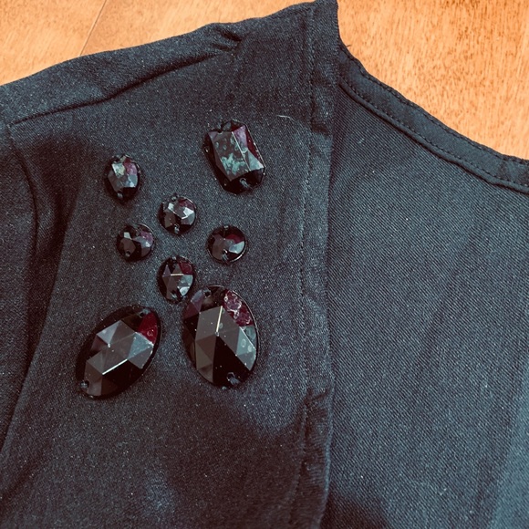 Final Price Torrid Black top w/ Rhinestone Size 4 - Picture 1 of 6